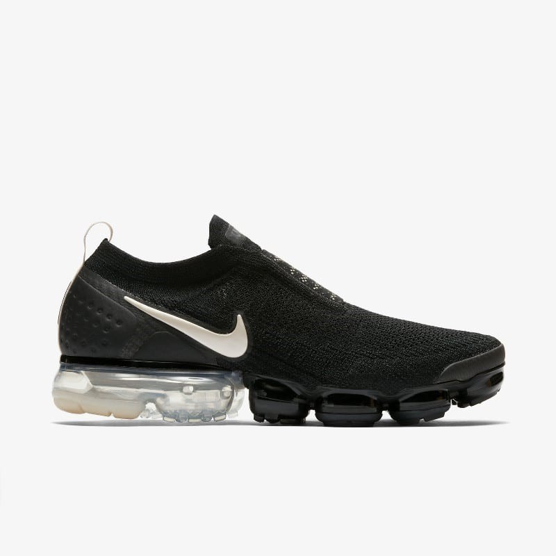 Nike air vapormax flyknit moc 2 black on sale white